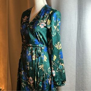 Lulus Green Floral Print Satin Wrap Dress size S